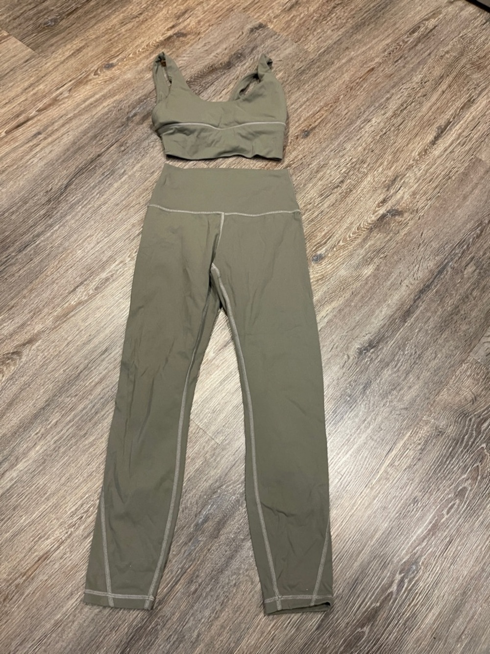 ACTA Olive Activewear Set - Seam Detail Sports Bra & Leggings